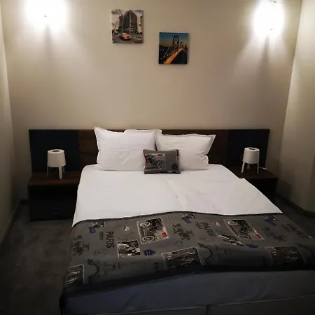 Hotell Family Novel 2*